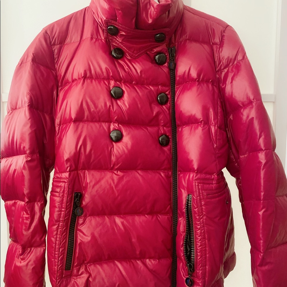 Moncler short version down jacket (pinkish red)
